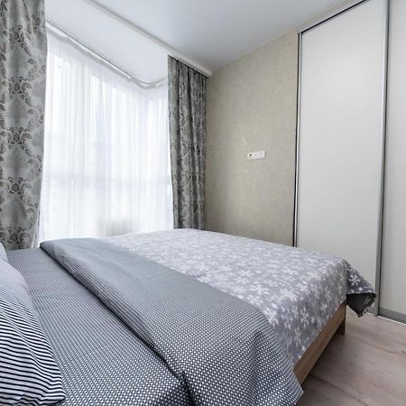 Apartment On Draghomanova 2A Киев Экстерьер фото