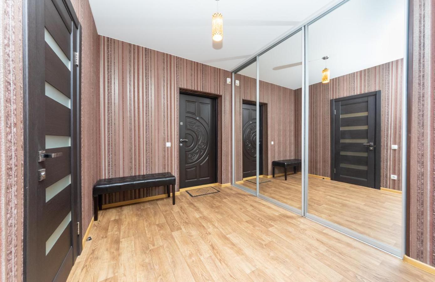 Apartment On Draghomanova 2A Киев Экстерьер фото