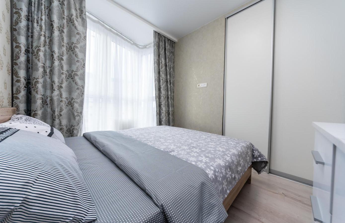Apartment On Draghomanova 2A Киев Экстерьер фото